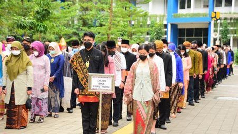 Dia menyampaikan setiap insan PUPR harus bersyukur dan tetap menyelesaikan tugas-tugasnya meskipun di masa Pandemi COVID-19.