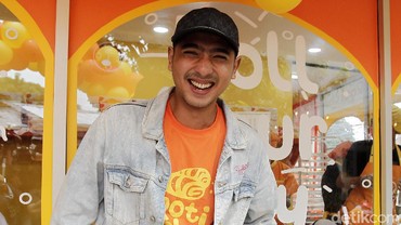 Tengok Deretan Bisnis Kuliner Arya Saloka, Warung Burjo hingga Boba