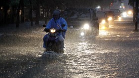 Terobos Banjir Makassar, Anak 14 Tahun Tewas Tersengat Listrik