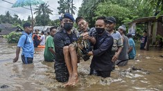 FOTO: Banjir Terjang Sejumlah Daerah, Makassar hingga Aceh