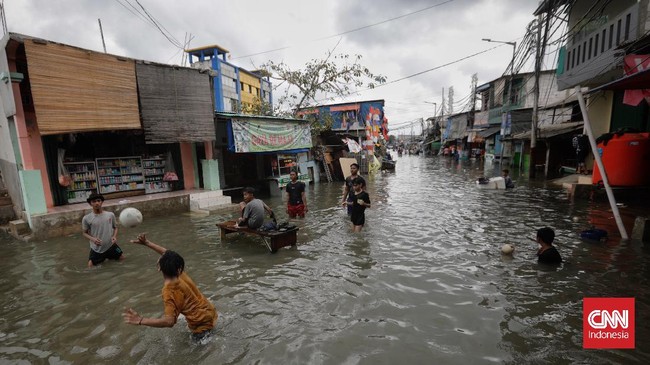 Program 942 yang dimaksud adalah merehabilitasi 9 polder, 4 waduk dan 2 sungai di Jakarta untuk mengantisipasi banjir.