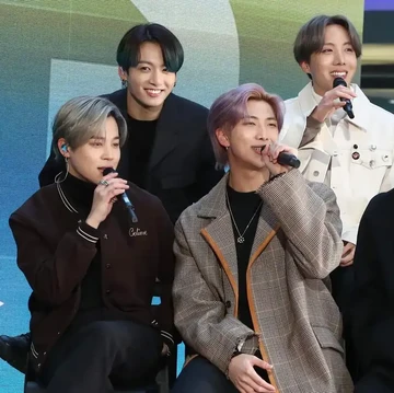 Artis Korea yang Baru Punya Instagram di Tahun 2021, Terbaru Gong Yoo Hingga Member BTS!