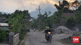 Cerita Warga Saat Semeru Erupsi: Gelap Gulita Bak Dilempari Pasir