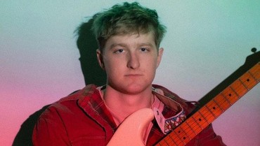 Lirik Lagu Chandelier - Will Paquin