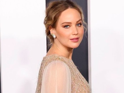 7 Gaun Paling Mahal yang Pernah Dipakai Artis Hollywood di Red Carpet