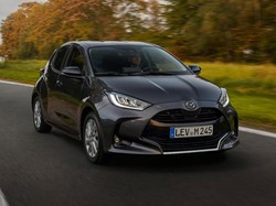 New Mazda 2 Hybrid Berbasis Toyota Yaris Mulai Dijual 2022