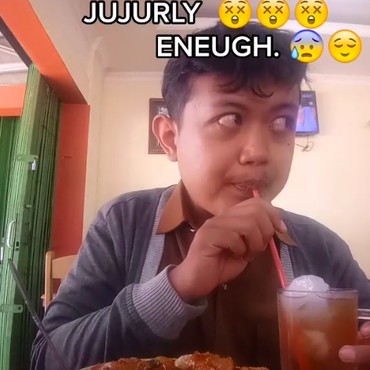 Pria Makan Bakso Ketumpahan Kecap Sebotol, Videonya Ditonton 26 Juta Kali