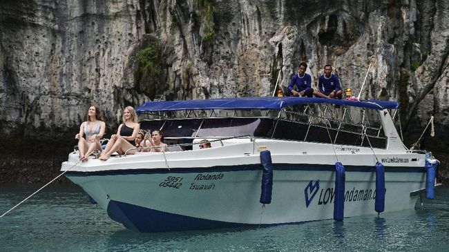 Empat puluh empat ribu turis Rusia terbang ke Thailand pada Oktober, meningkat empat kali lipat dari bulan-bulan sebelumnya.