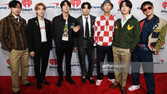 3 Anggota BTS Dikonfirmasi Positif COVID-19, Simak Kondisi Lengkapnya di Sini