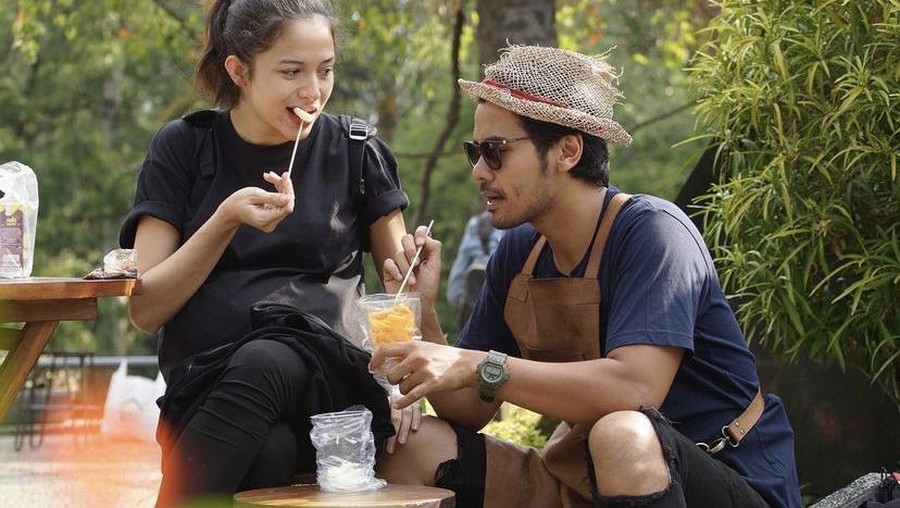 Selain Penggemar Berat Kopi, Chicco Jerikho juga Handal Racik Kopi