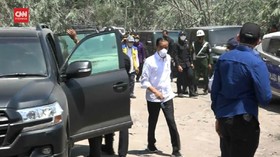 VIDEO: Jokowi Datangi Desa Terdampak Erupsi Gunung Semeru