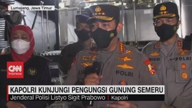 VIDEO: Kapolri Kunjungi Pengungsi Gunung Semeru