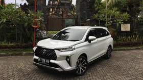 Toyota Veloz Lebih Laku dari Avanza Baru