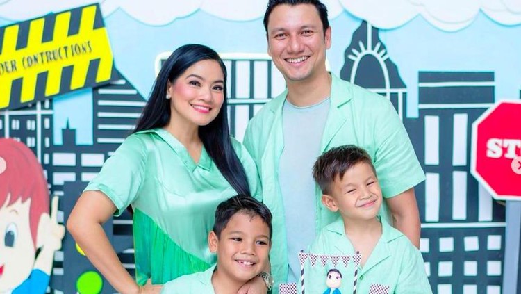 Ultah Anak Titi Kamal dan Christian Sugiono