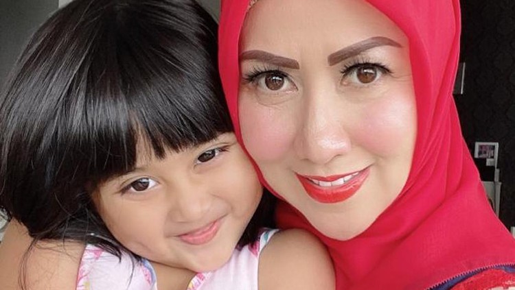 Vena Melinda dan Vania