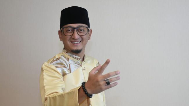 Ustaz Zacky Mirza memastikan baik-baik saja usai kecelakaan mobil di Aceh beberapa waktu lalu.