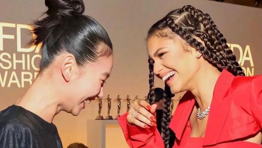 Zendaya dan Jung Ho Yeon Zendaya dan Jung Ho Yeon
