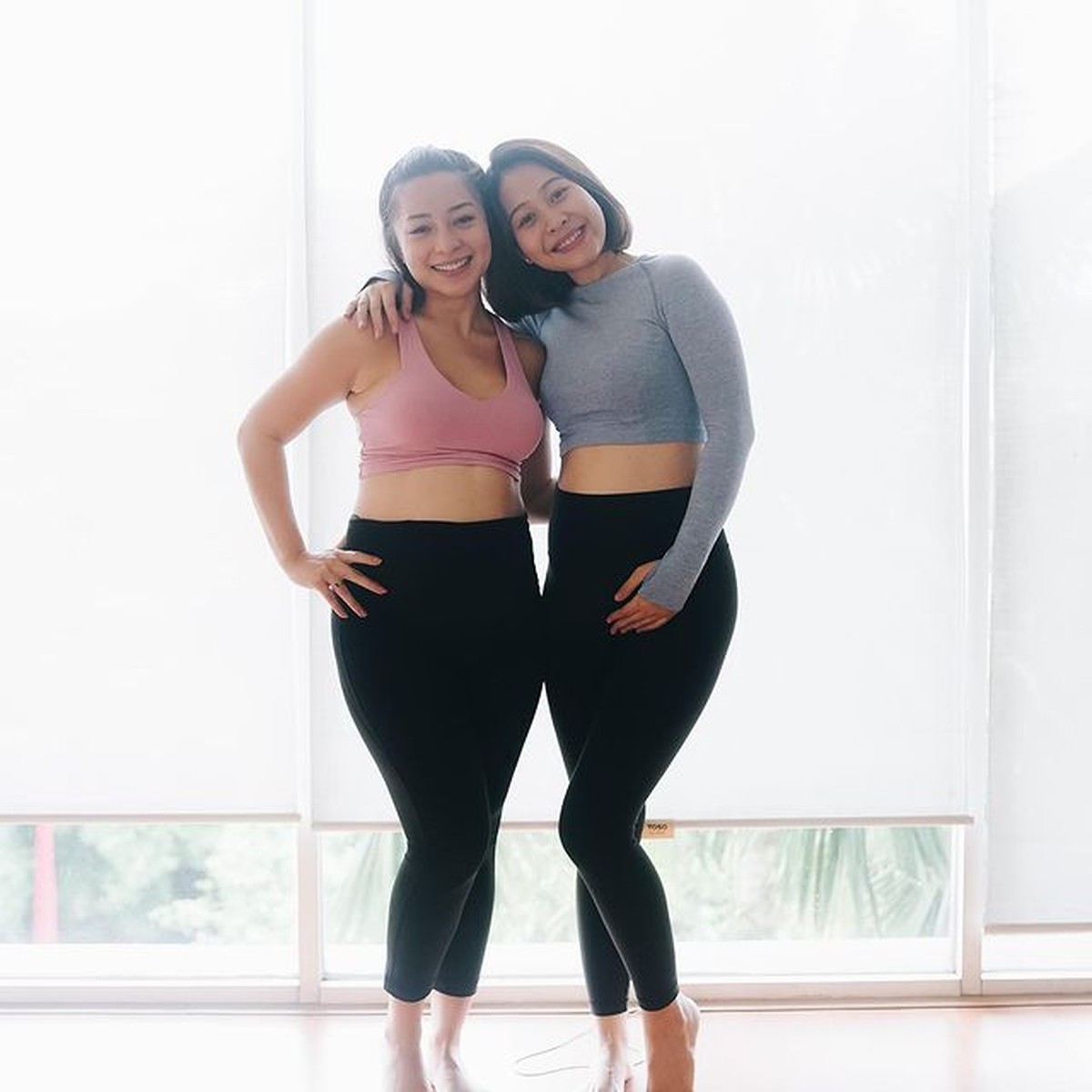 Nikita Willy tetap aktif olahraga saat hamil&comma; ia membagikan kegiatannya saat olahraga pilates&period; Yuk kita intip potretnya&excl;