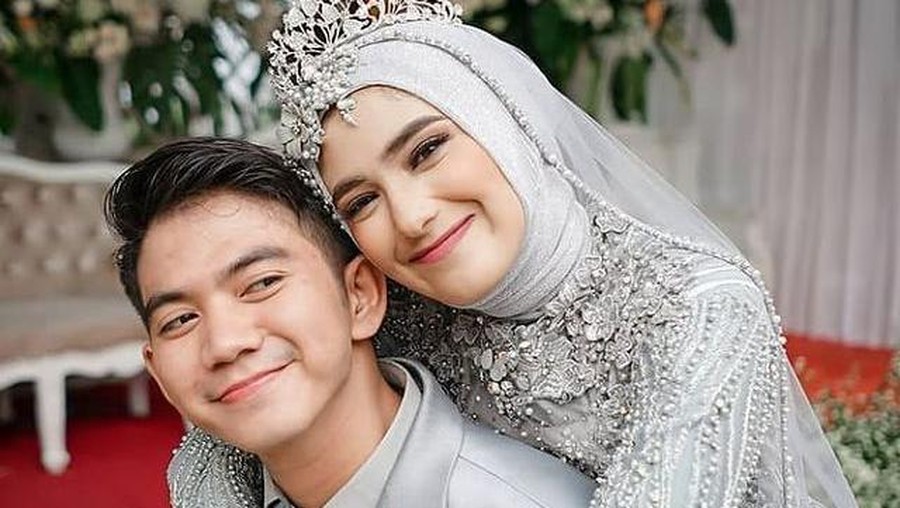 Sempat rujuk, kini rumah tangga Rizki DA dan Nadya Mustika Rahayu dalam proses cerai. Yuk intip kebersamaan mereka!