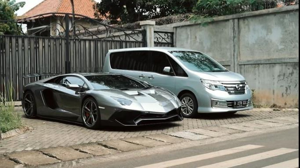 Atta Halilintar bikin heboh usai menjemput Arsyi pulang sekolah pakai lamborghini&period; Yuk intip potretnya&excl;