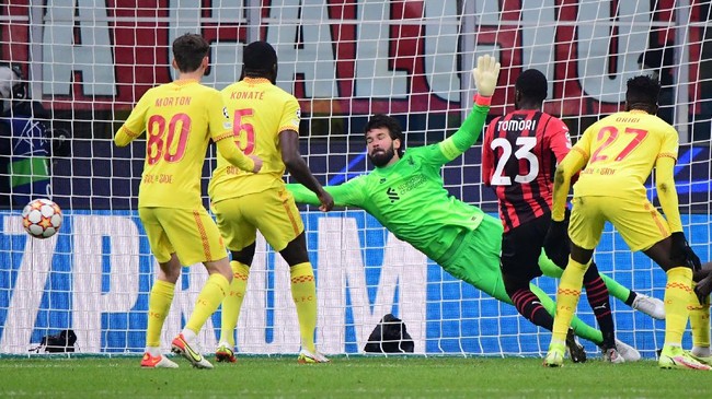 Duel AC Milan vs Liverpool berakhir imbang pada babak pertama laga terakhir Grup B Liga Champions, Rabu (8/12) dini hari WIB.