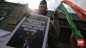FOTO: Kala Kedubes China Didatangi Demonstran Antidominasi Asing