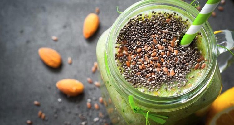 RISIKO KESEHATAN KONSUMSI CHIA SEED UNTUK DIET Benarkah minum chia sheed untuk diet bisa membantu menurunkan berat badan? Yuk pahami lebih lanjut mengenai minuman chia sheed untuk diet di sini.