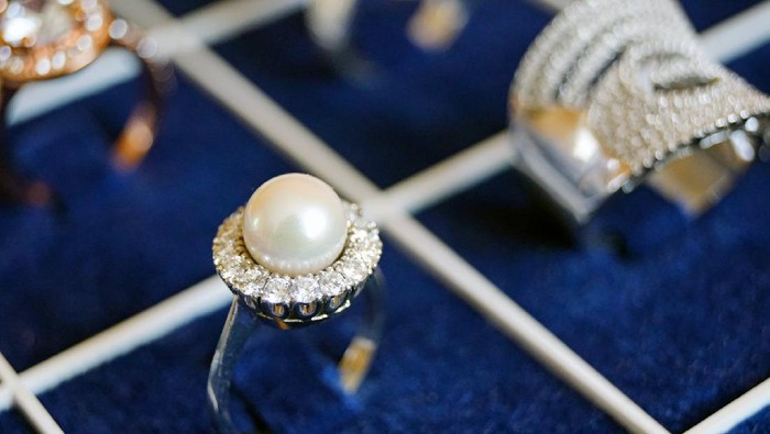 Hanya untuk Kamu yang Berani Beda, Ini Pilihan Cincin Tunangan yang Anti Mainstream!