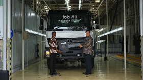 Mercedes-Benz Axor Rakitan Indonesia Penuhi Standar Euro 4