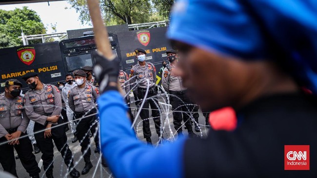 Kepolisian menyatakan 572 personel gabungan akan diterjunkan untuk mengamankan aksi peringatan Hari Buruh Internasional atau May Day hari ini, Minggu (1/5).