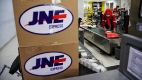 Melihat Bisnis JNE di Tengah Isu SARA