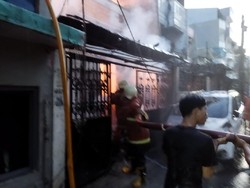 Penampakan Kebakaran di Jakbar yang Tewaskan 5 Orang Sekeluarga
