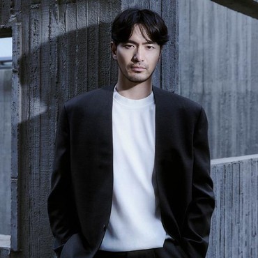 Profil Lee Jin Wook, Aktor Ganteng yang Curi Perhatian di 'Squid Game 2'