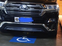 Anggota DPR NasDem Buka Suara Mobilnya Diparkir Khusus Disabilitas