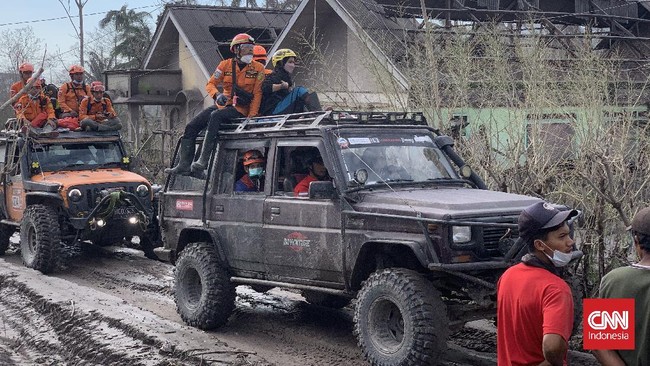 Korban meninggal akibat erupsi Gunung Semeru yang sudah dievakuasi per Senin (13/12) mencapai 48 orang.