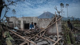 Luapan Banjir Lahar Dingin Semeru Mulai Genangi Rumah Warga