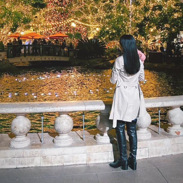 <p>Pasalnya belakangan ini beredar kabar tak sedap tentang rumah tangga Shandy dan David. Meski begitu, Shandy tak pernah menanggapi komentar netizen, Bunda. Ia hanya fokus pada sang anak. (Foto: Instagram: @shandyaulia)</p>