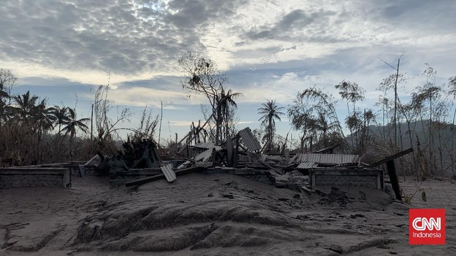 BMKG menyebut potensi hujan sepanjang akhir pekan di wilayah puncak dan lereng Gunung Semeru.