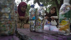 8 Ide Daur Ulang Sampah Plastik yang Mudah Dibuat