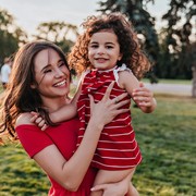 Punya Gaya Parenting yang Oke, 4 Zodiak Ini Berpeluang Jadi Ibu Terbaik