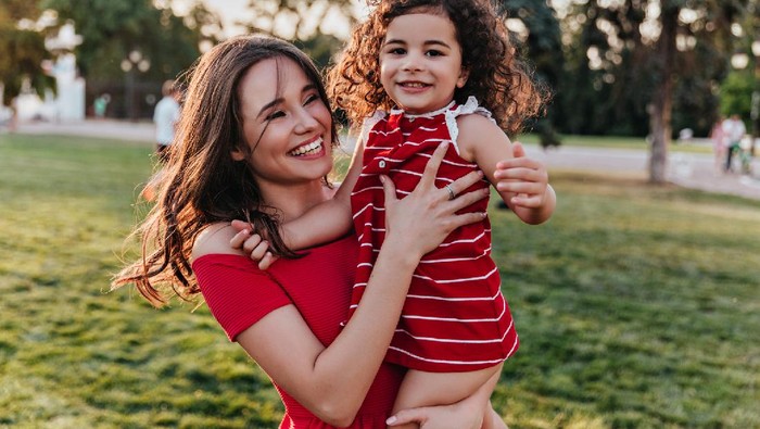 Punya Gaya Parenting yang Oke, 4 Zodiak Ini Berpeluang Jadi Ibu Terbaik Punya Gaya Parenting yang Oke, 4 Zodiak Ini Berpeluang Jadi Ibu Terbaik