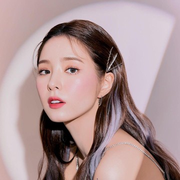 img-title Shin Se Kyung Donasikan Salah Satu 'Sumber Kekayaan' untuk Para Perempuan yang Membutuhkan