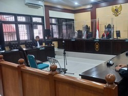 Tumpah Air Mata Cynthiara Alona Usai Divonis Jauh dari Tuntutan Jaksa