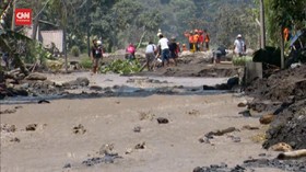 VIDEO: Semeru Hujan Deras, Banjir Lahar Terjang Desa Sumberwuluh