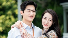 Unggah Foto, Dilraba Dilmurat dan Yang Yang Digosipkan Pacaran