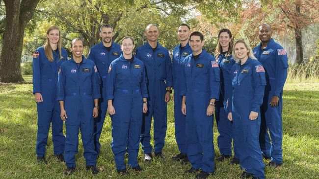 NASA resmi merekrut 10 astronaut baru yang berasal dari berbagai profesi.
