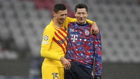 Lewandowski Ngotot Hanya Ingin ke Barcelona