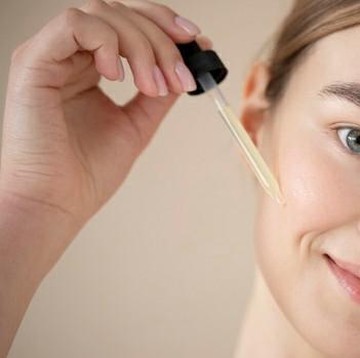 img-title BeauPicks: 3 Face Oil Lokal untuk Cerahkan Kulit dan Basmi Noda Hitam