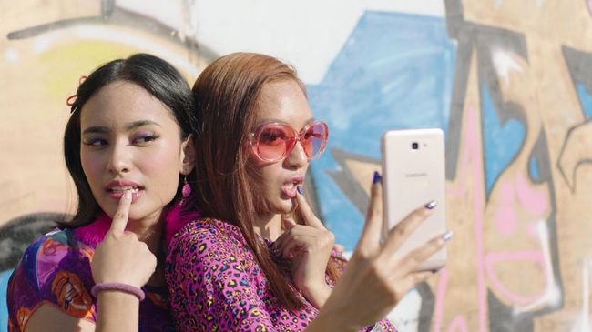 Kini, muncul fenomena ramai review film oleh netizen di media sosial. Apa pengaruhnya terhadap menarik penonton ke bioskop?
