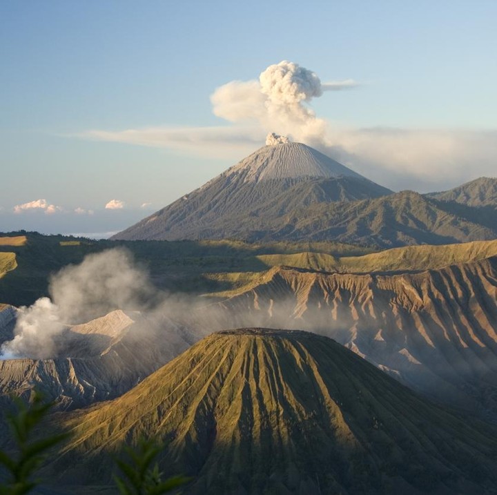 https://akcdn.detik.net.id/visual/2021/12/09/gunung-semeru-2_11.jpeg?q=90&w=720&utm_source=chatgpt.com